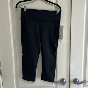 Lululemon New with tags- home stretch crop black